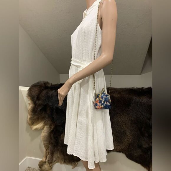 Chic Handsewn Genuine Leather Castle Shaped Kisslock Coin Purse & Chain - Picture 8 of 15